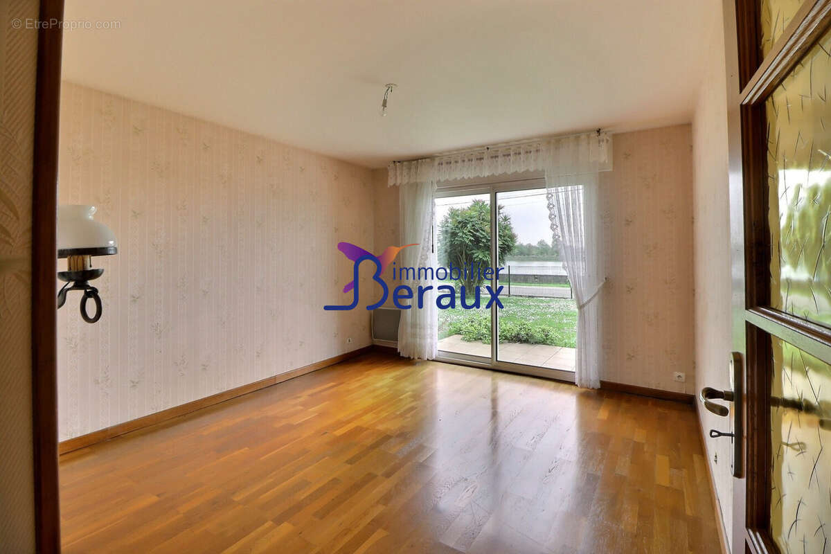 Maison à LE MESNIL-SOUS-JUMIEGES