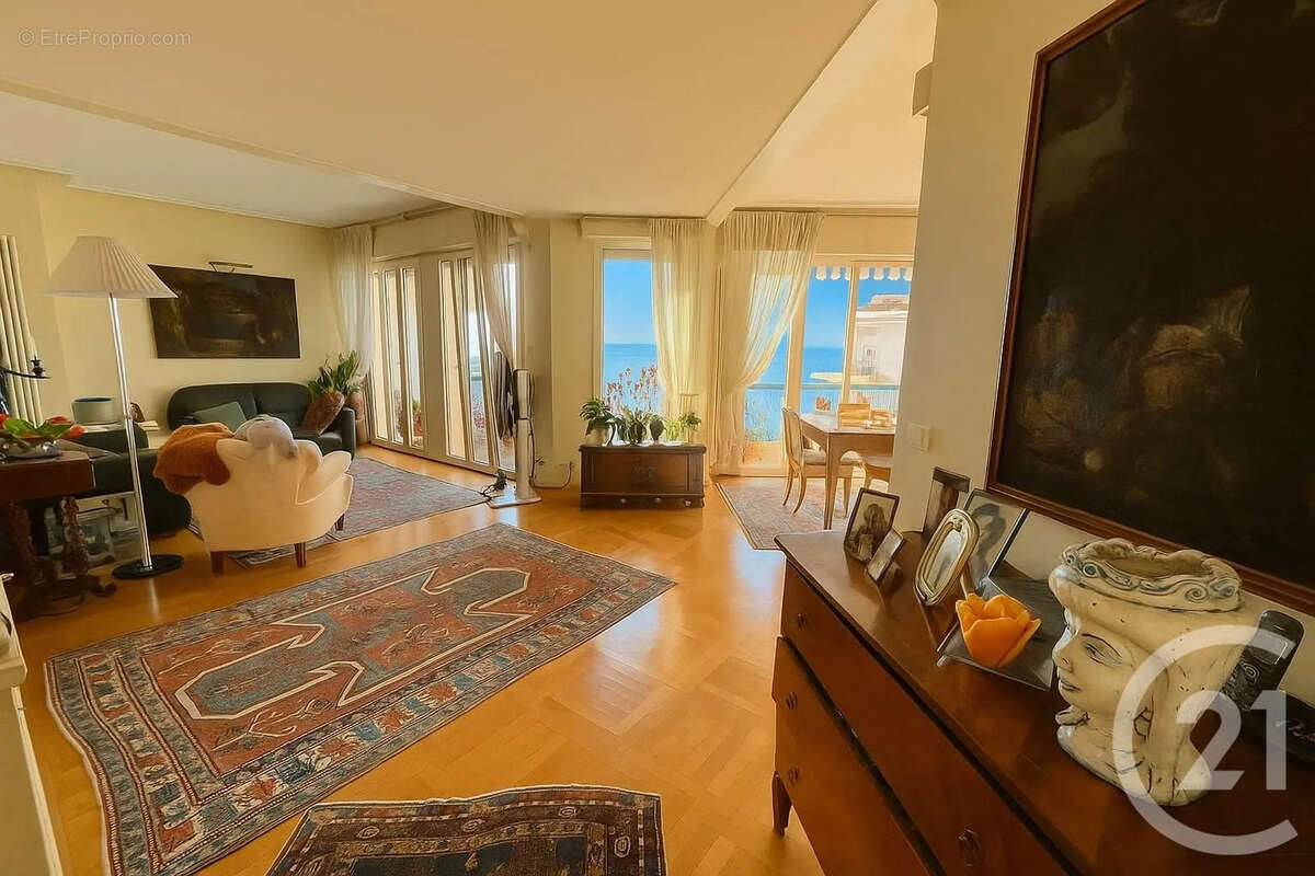 Appartement à MENTON