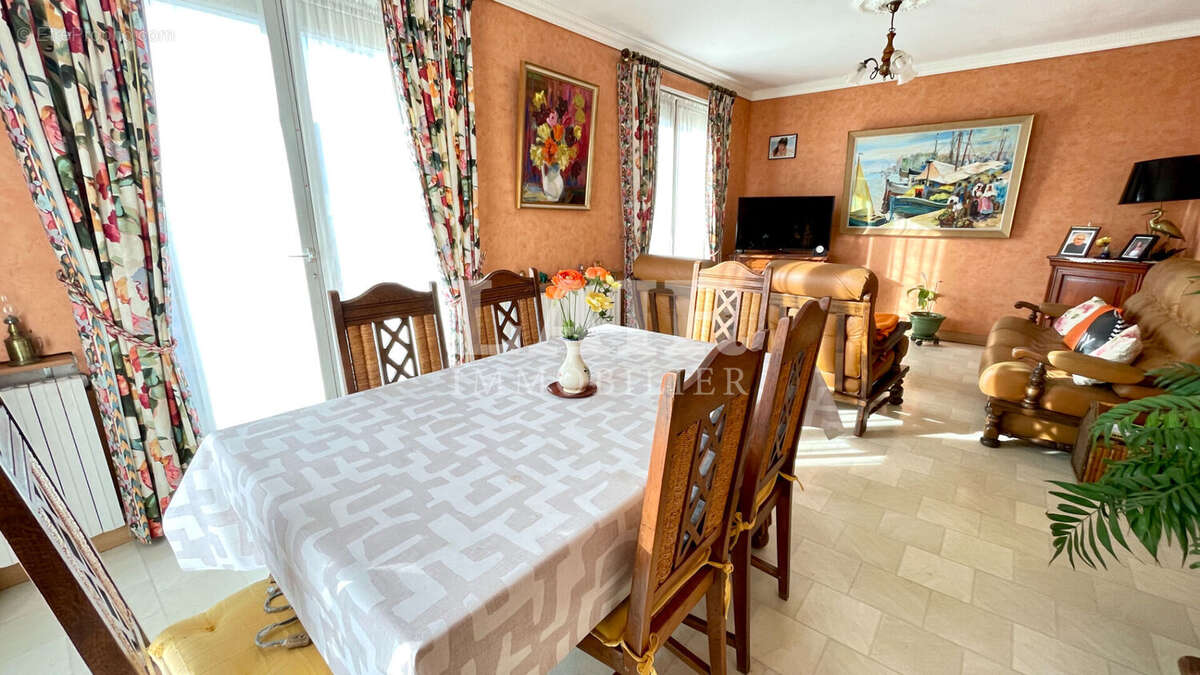 Maison à FRESNAY-SUR-SARTHE