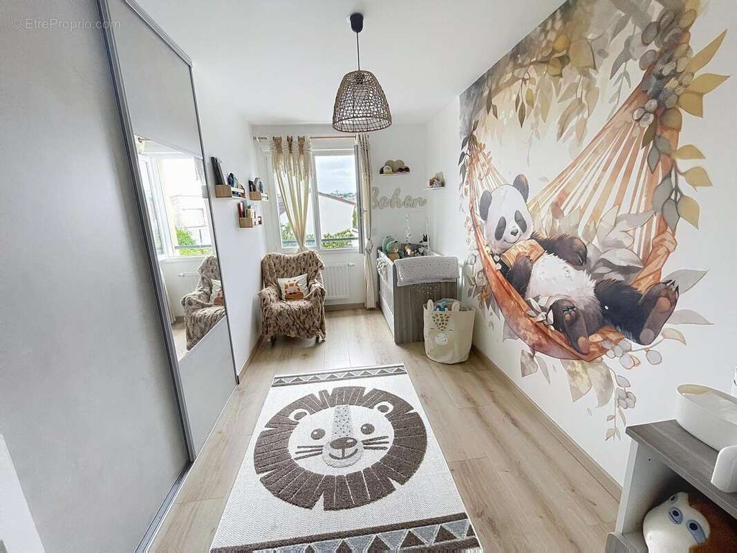 Maison 91 m² à Villeneuve-Le-Roi  - photo 4