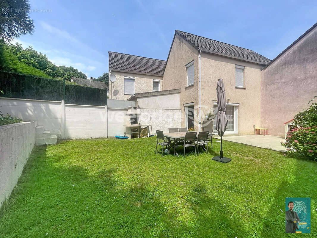 Maison 80 m² à Jouy-Le-Moutier  - photo 2