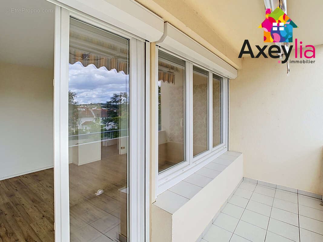Appartement à LE COTEAU