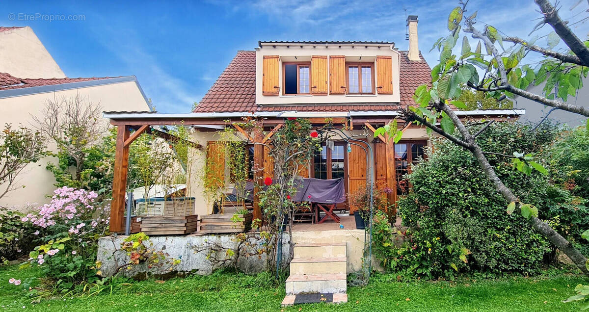 Maison à MITRY-MORY