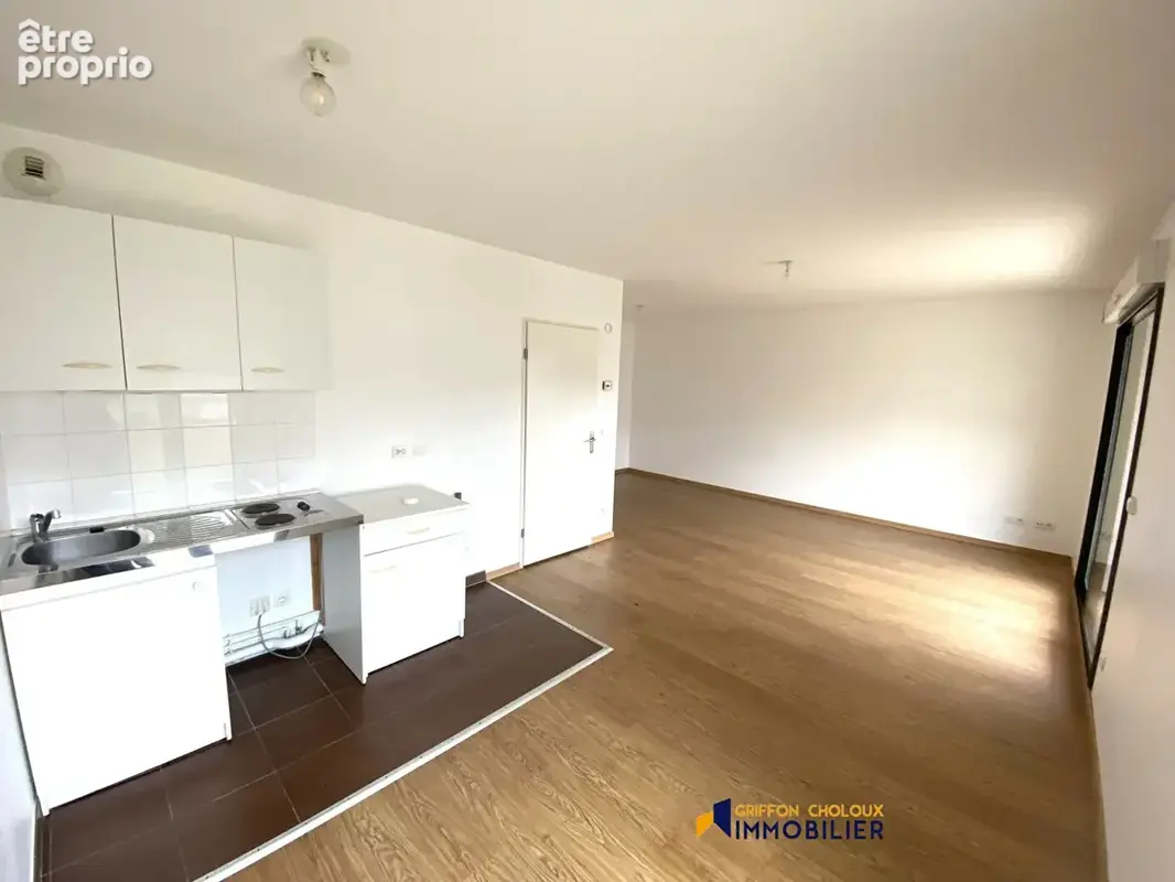 Appartement Cholet centre ville avec terrasse et place de parking - photo 4