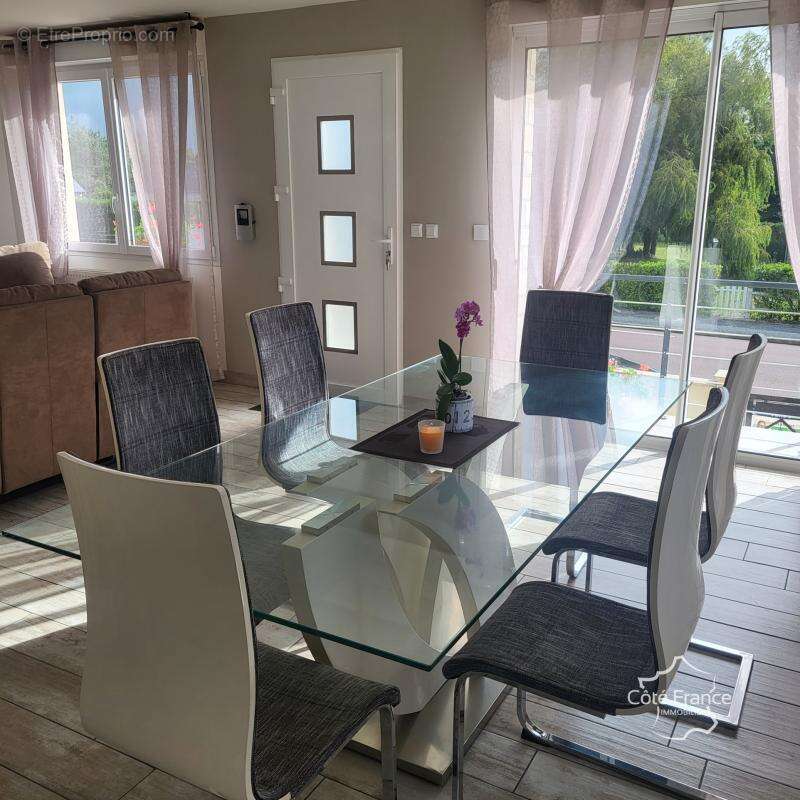 Maison à SAINT-JEAN-DE-DAYE