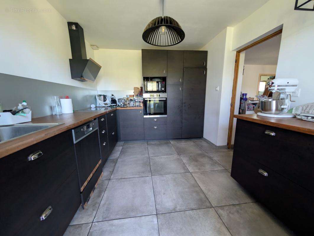 A vendre à BLOYE – Maison individuelle rénovée avec grand terrain et fort potentiel d'évolution - photo 7