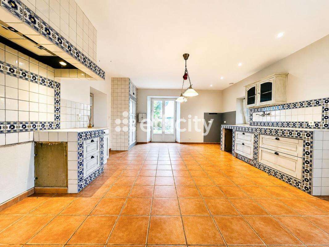 Maison 225 m² à Marcille-Robert  - photo 3