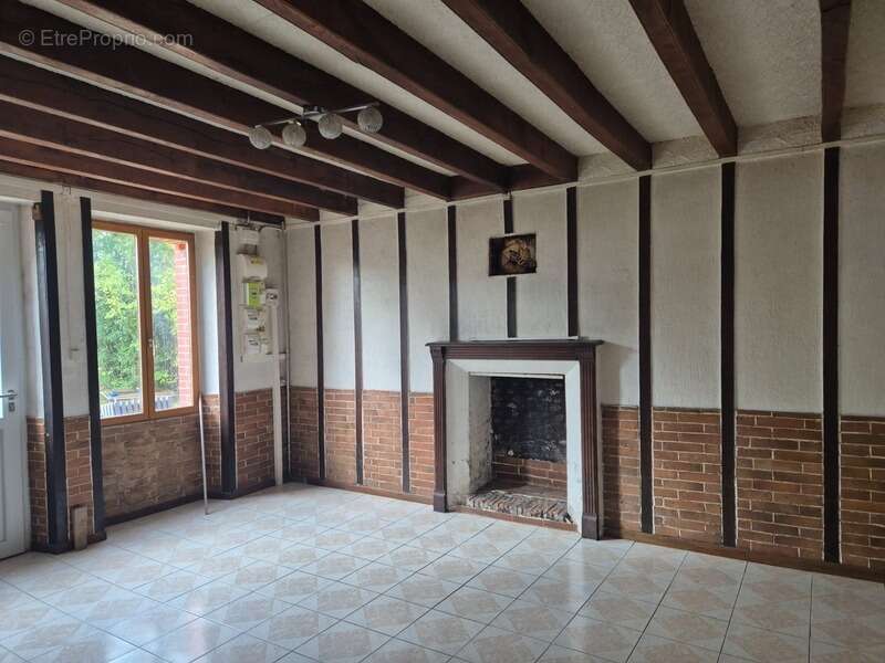 Maison à vendre 5 pièces 3 chambres  terrain 1500 m² dépendances ORSENNES (36) - photo 5
