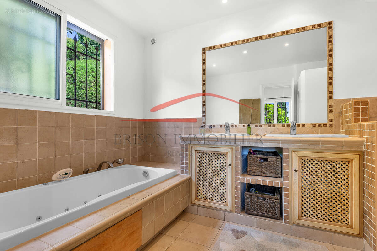 Maison à LA COLLE-SUR-LOUP