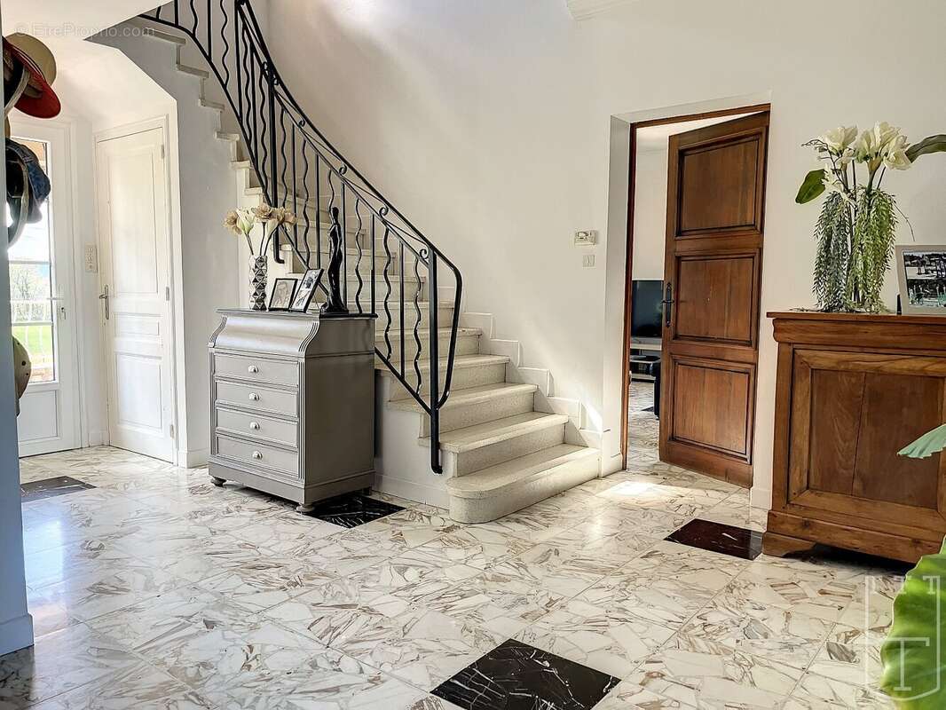 Maison à GROSPIERRES