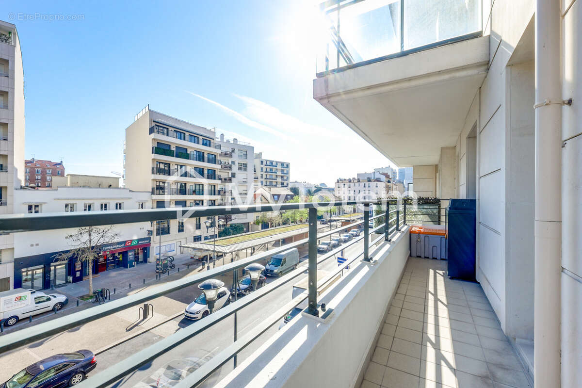 Appartement à COURBEVOIE
