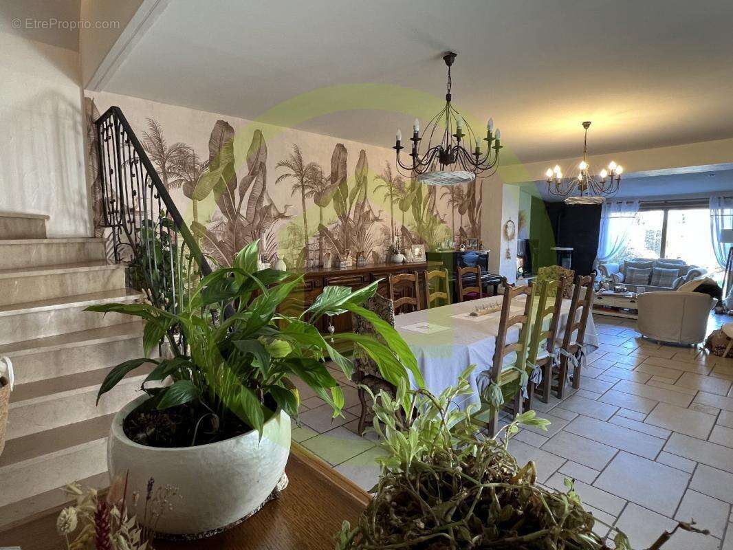 Maison à AVESNES-LES-AUBERT