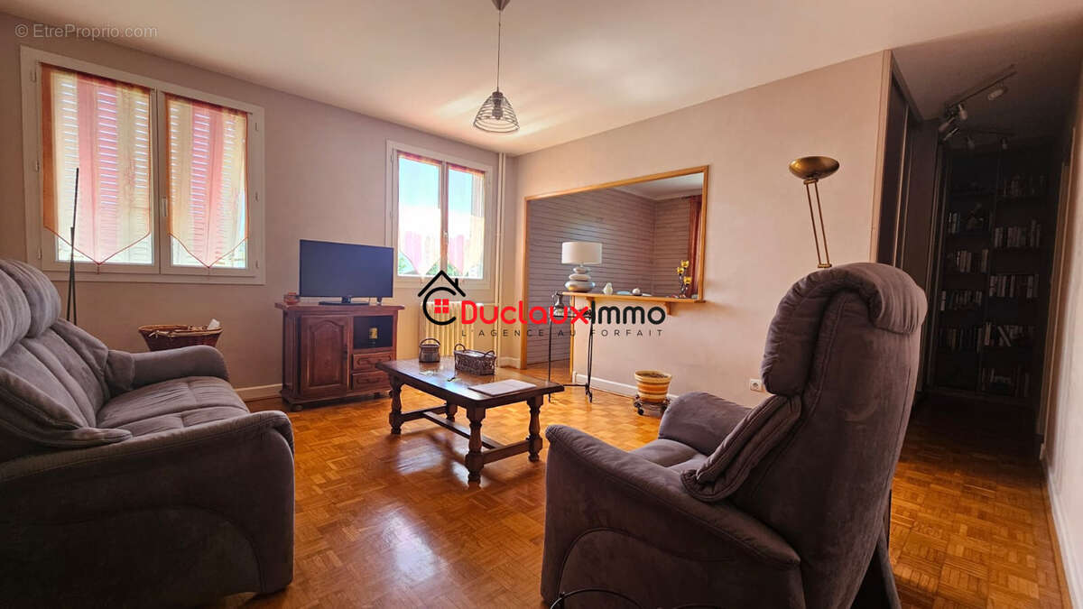 Appartement type 3, garage, cave, chambre de bonne - photo 2