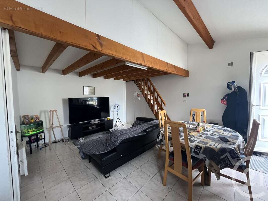 Appartement à SAINT-MAUR-DES-FOSSES
