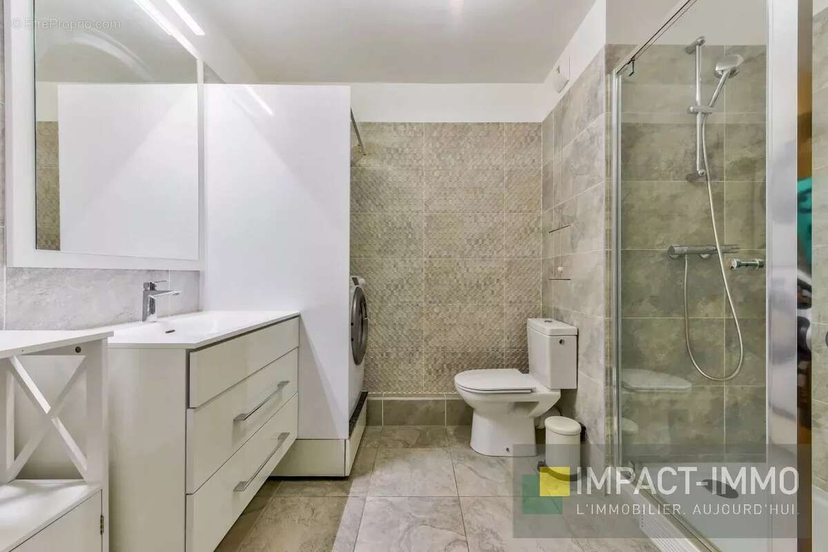 Appartement à COURBEVOIE