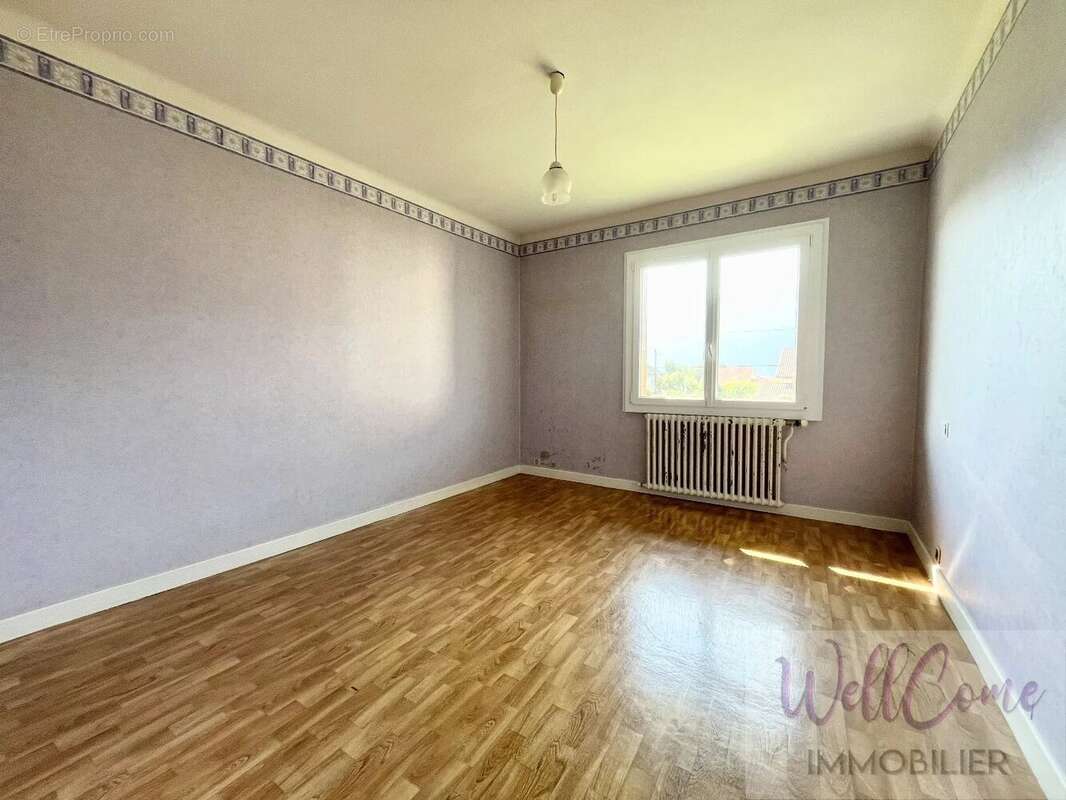 Maison à BRISON-SAINT-INNOCENT