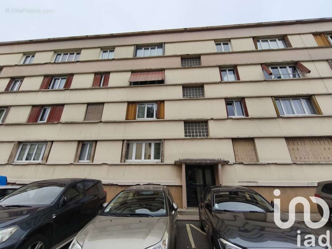 Photo 9 - Appartement à LIVRY-GARGAN