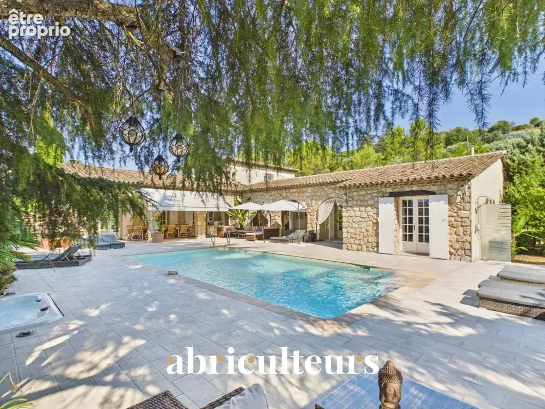 Peymeinade – Bastide provençale de 345 m² avec vue panoramique - photo 4