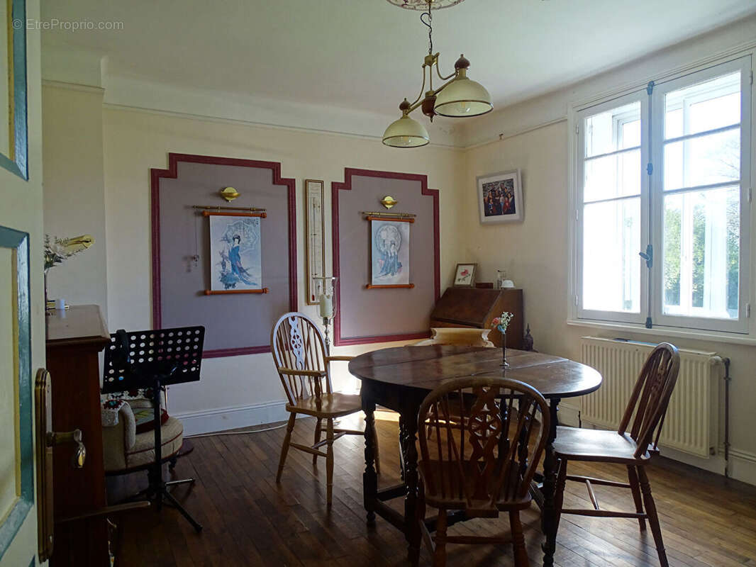 Maison à PLUSSULIEN