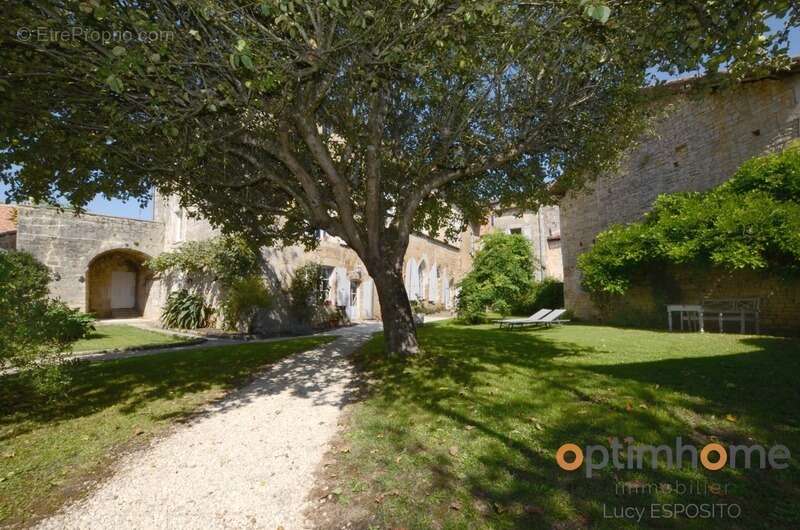 Maison à NANTEUIL-EN-VALLEE