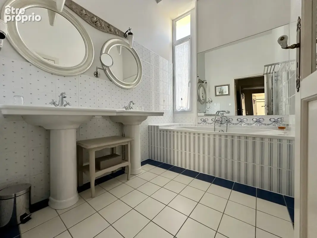 Belle maison de ville offrant 11 chambres - photo 15