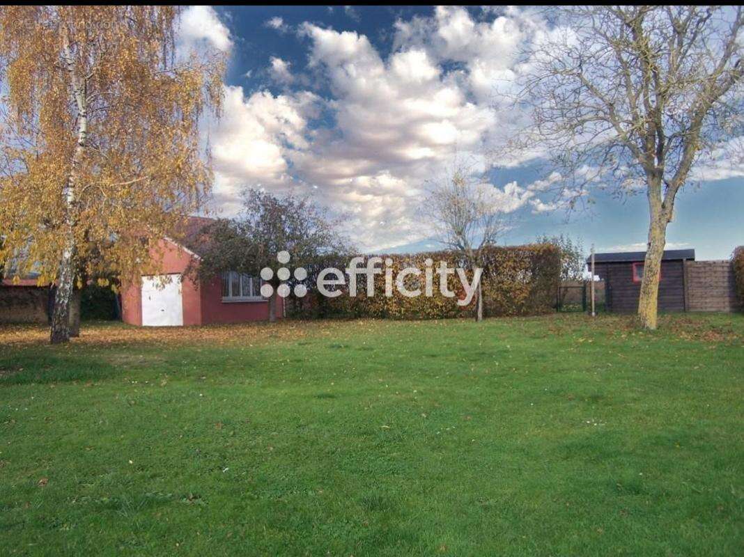 Maison à BERCHERES-SAINT-GERMAIN