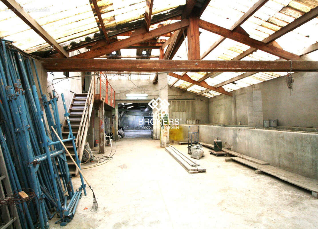 Commerce à MARSEILLE-11E