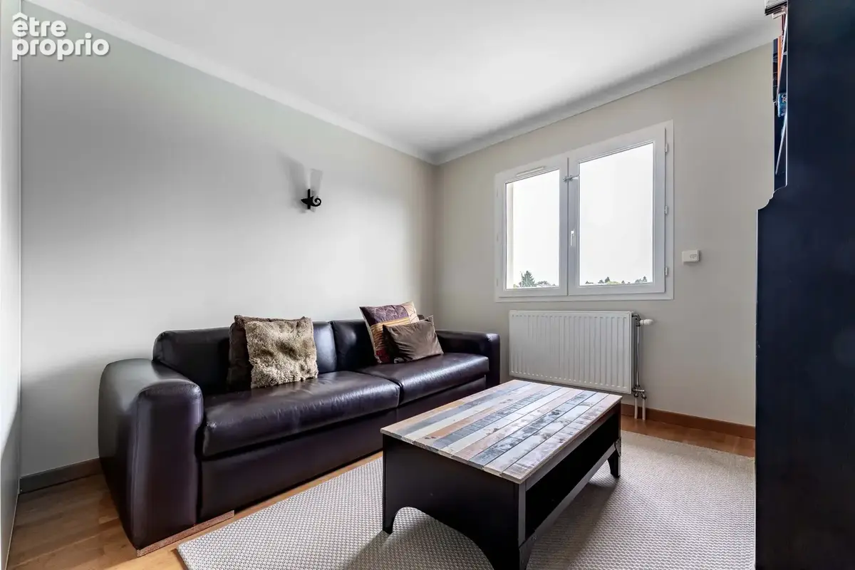 Maison de 240m2 - 8 pièces -  dans un cadre d exception a cailloux sur fontaines - photo 15