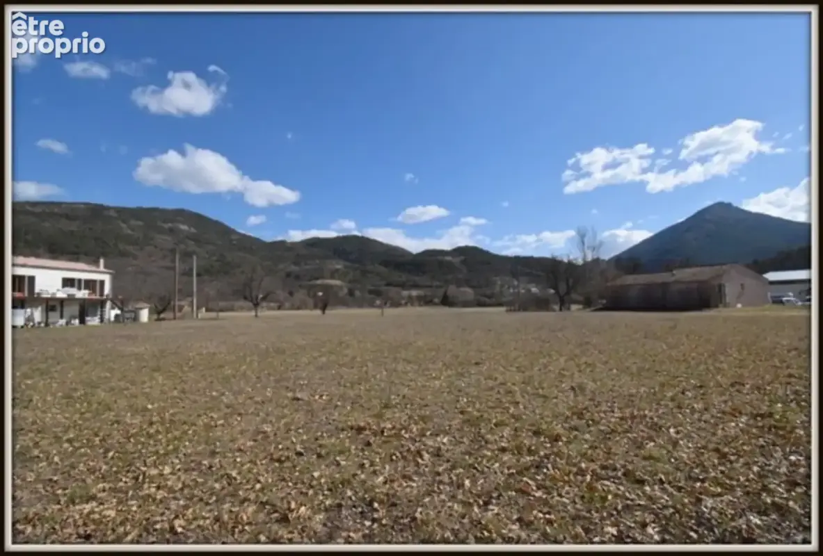Terrain à bâtir pour hangar  CASTELLANE - photo 2