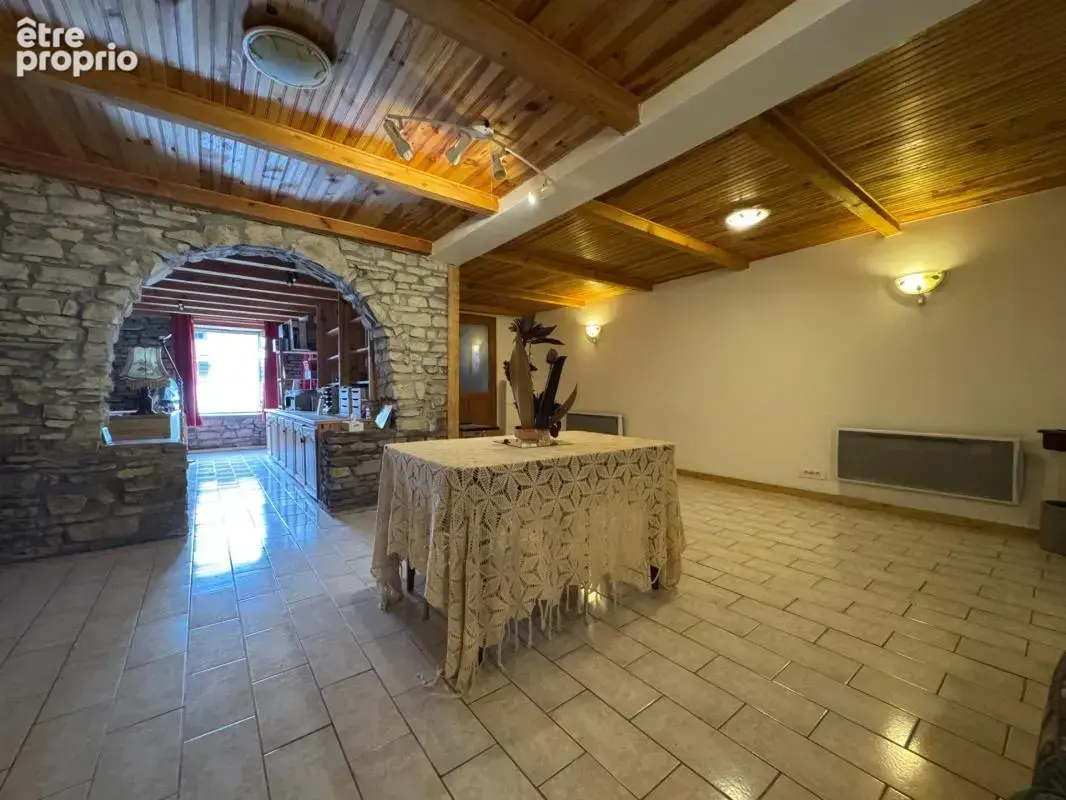 Maison de caractère – 6 pièces – 330 m² - photo 5