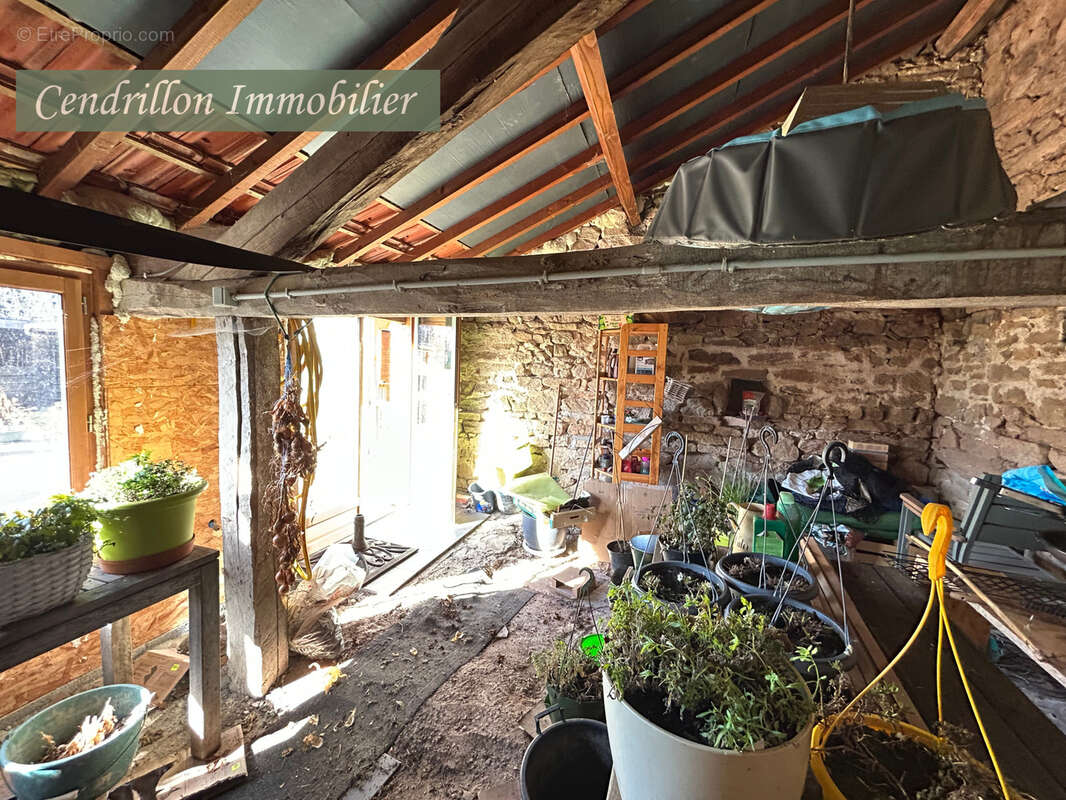 Maison à MONTBOUCHER