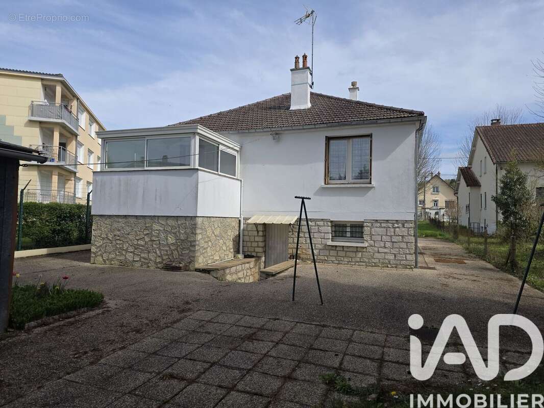 Photo 3 - Maison à VILLENEUVE-SUR-YONNE