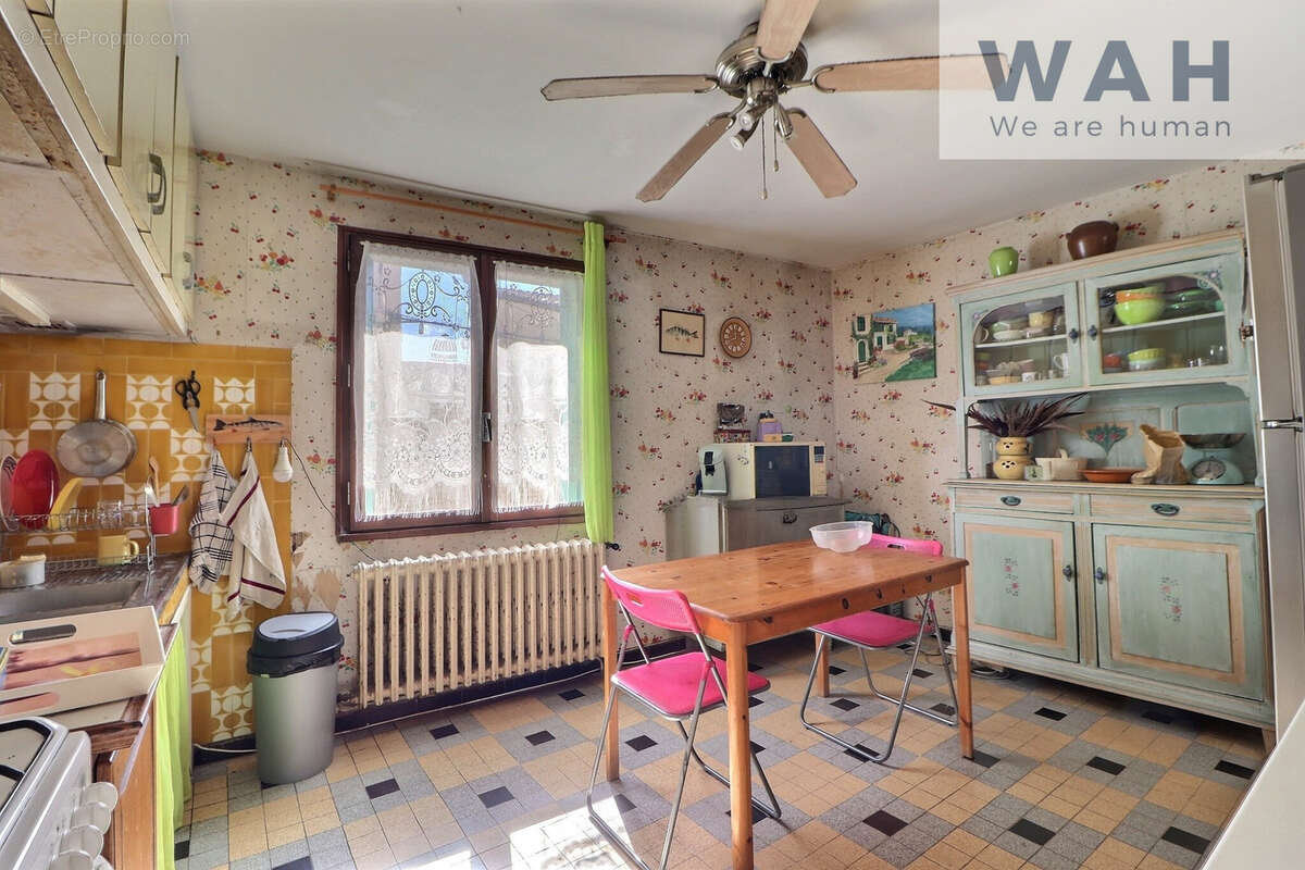 Maison de village 150 m2   cour   toit-terrasse   fort potentiel   lunel (34400) - photo 6