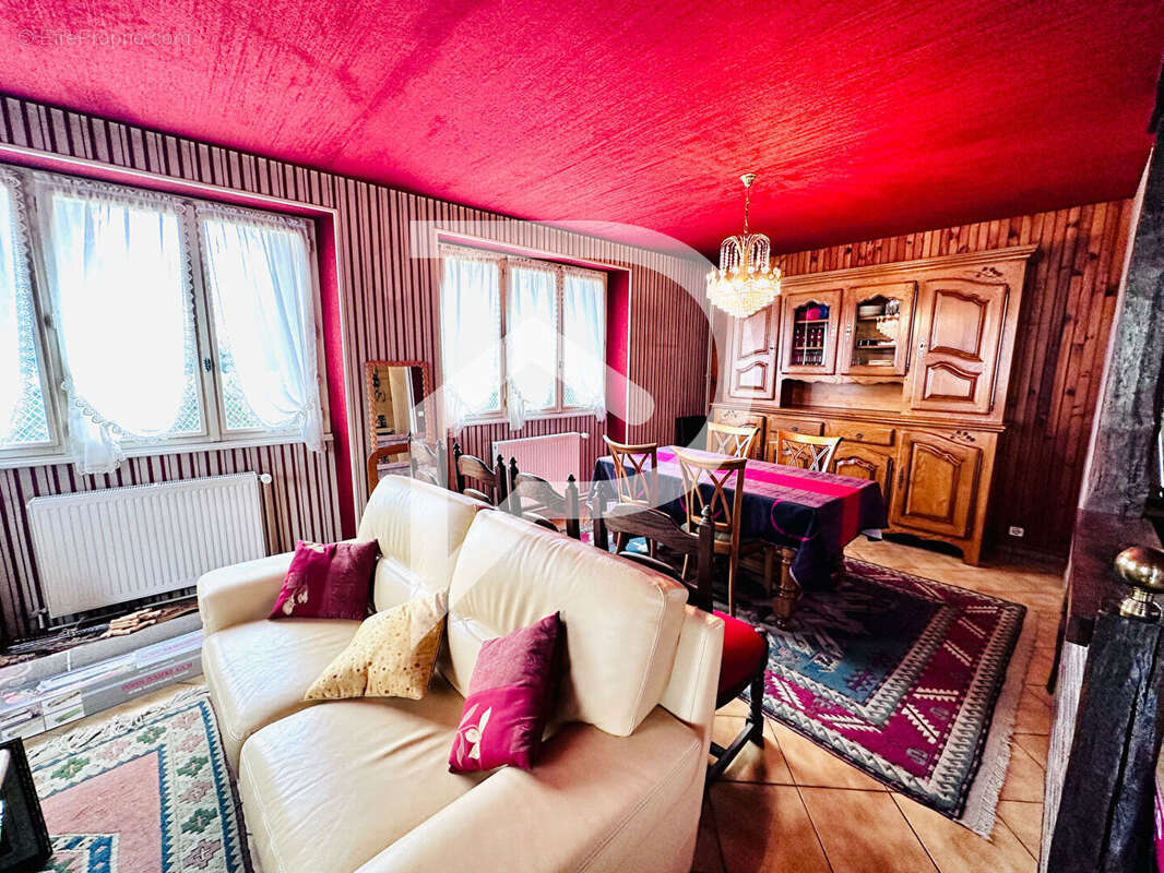 Maison à SONCOURT-SUR-MARNE