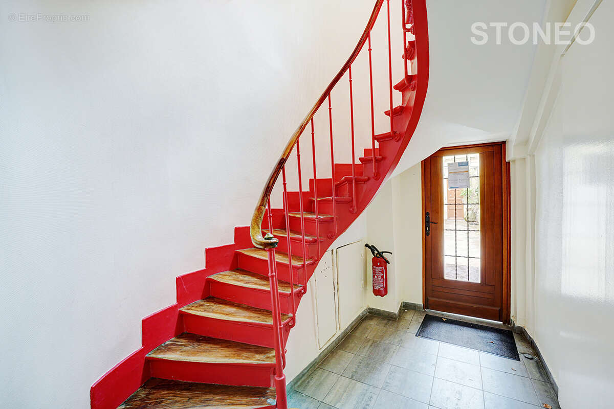 Appartement à PARIS-14E