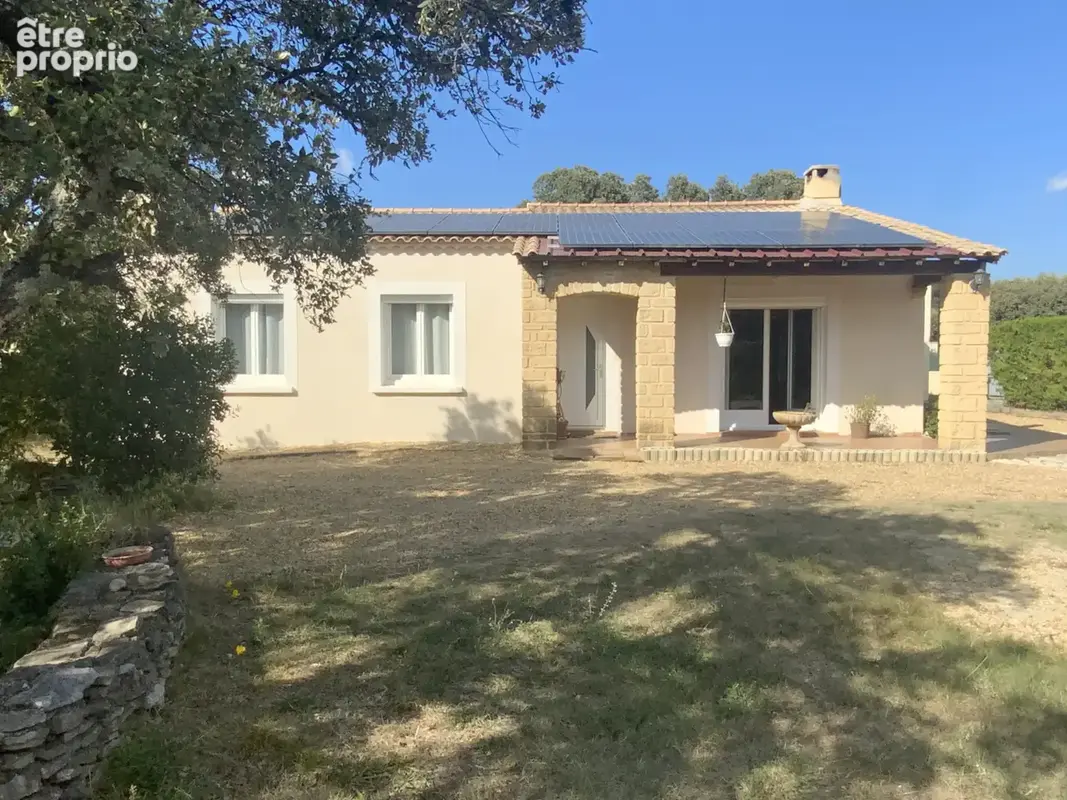 Villa de plain pied dans village recherché. - photo 2