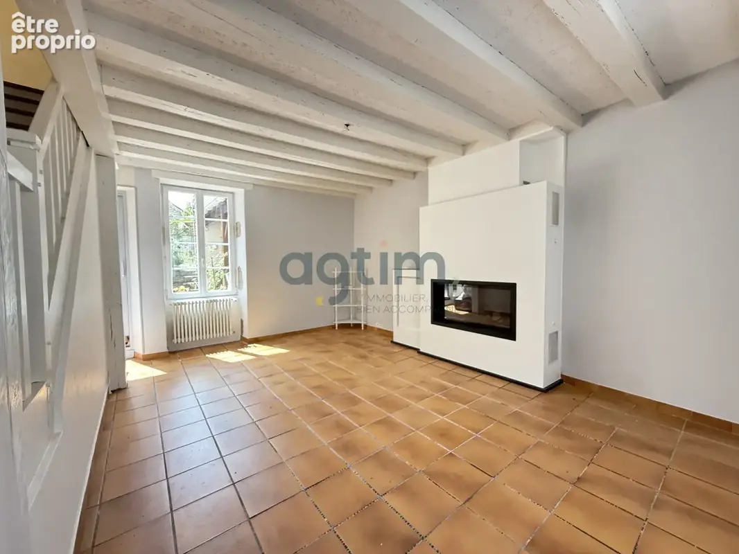 Maison de bourg, 5 chambres, garage, jardin, grande cour, terrain 315m2 - photo 2
