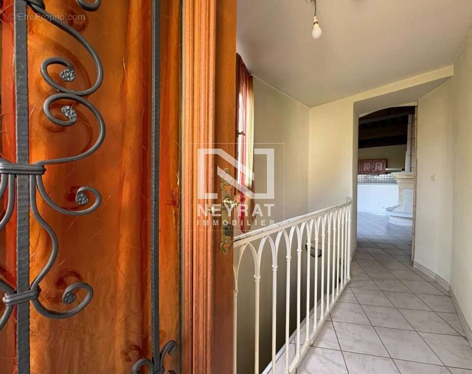 Appartement en rez-de-jardin avec garage - Vieux Chenove - photo 10