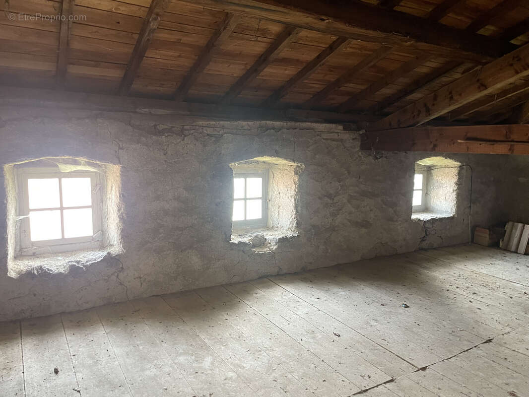 Maison à SAINT-JEAN-LA-VETRE