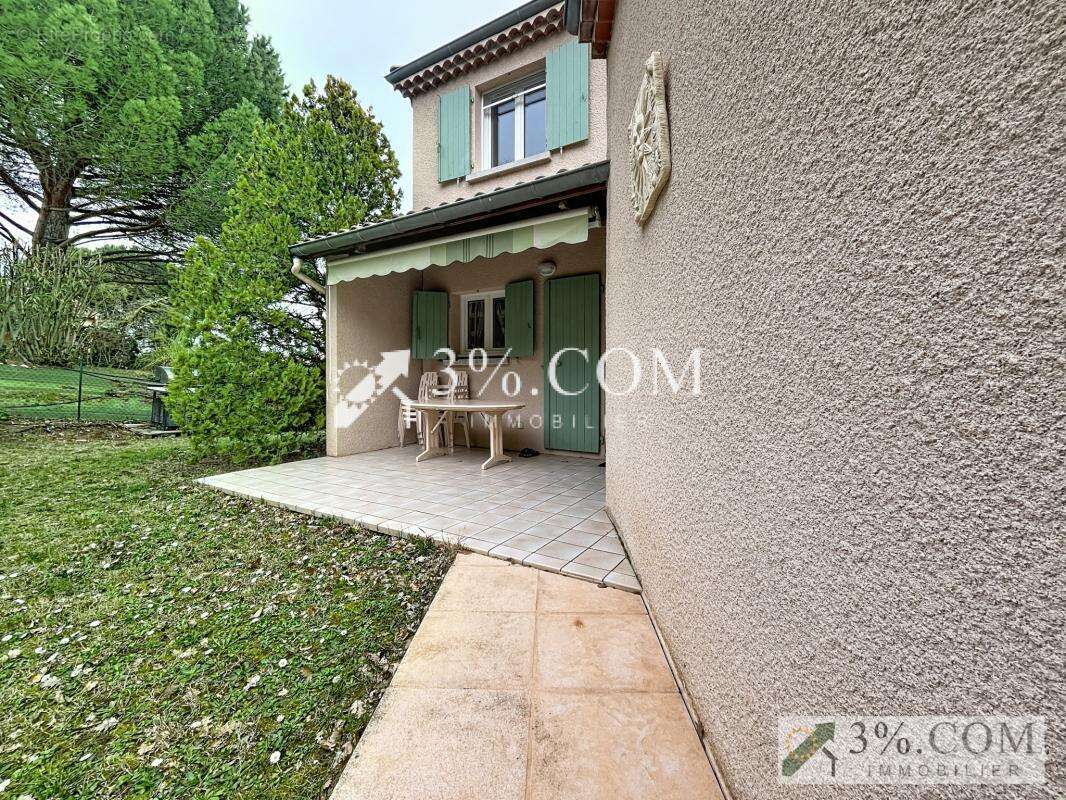 Maison à MONTELEGER