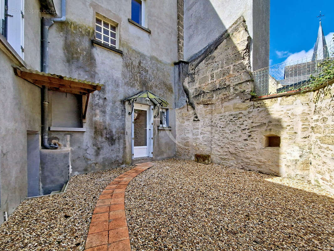 Maison à DOUE-LA-FONTAINE