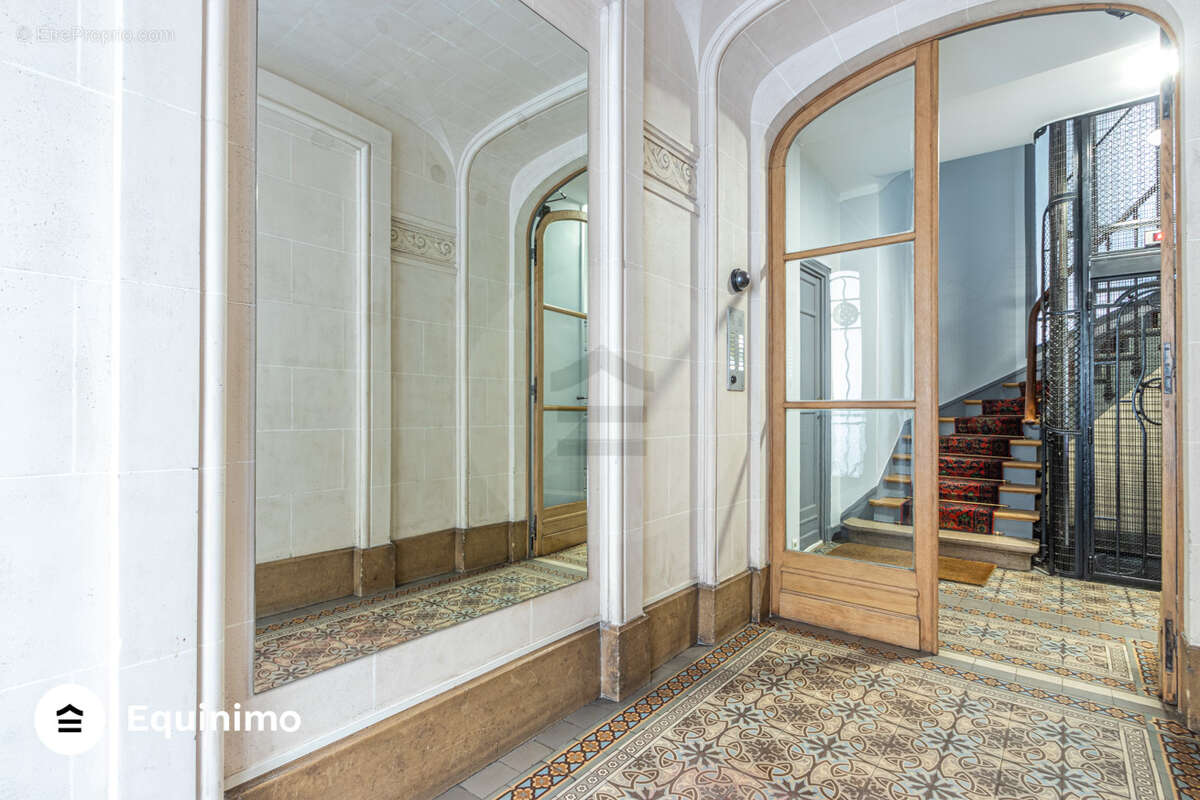 Appartement à PARIS-15E