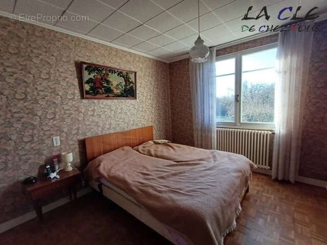 Maison à VERNOUX-EN-GATINE