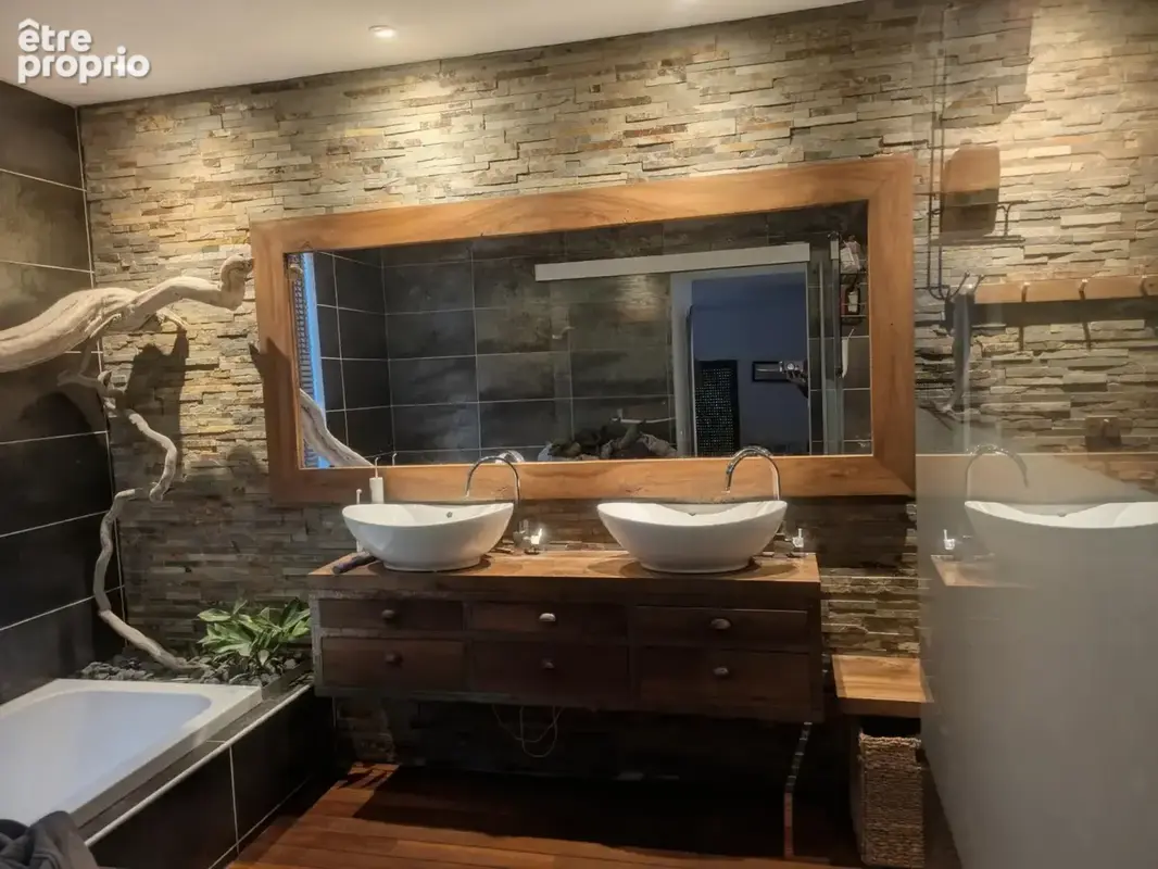 Maison familiale avec piscine et vue d’exception - photo 11