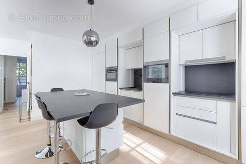 Appartement à PARIS-9E