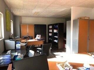 Commerce à MANDELIEU-LA-NAPOULE