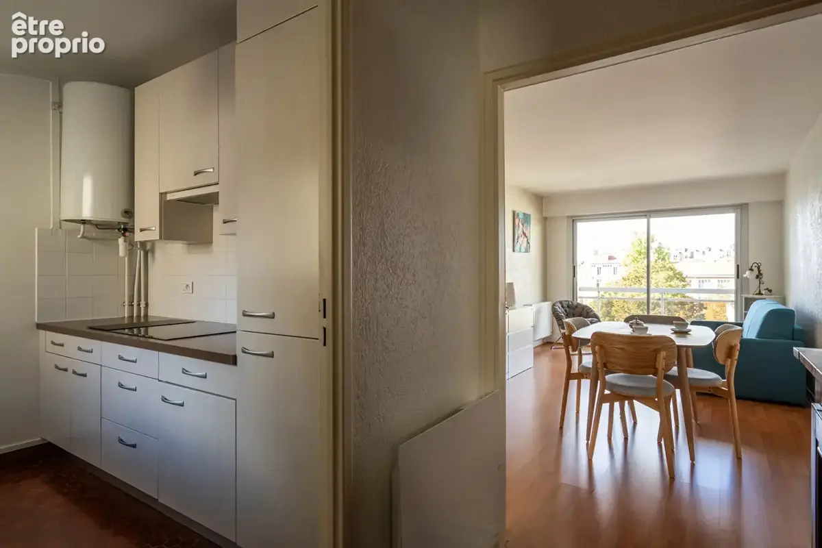 Paris 12e - Picpus - 2 pièces 50m2 - Traversant avec balcon et vue dégagée - photo 3