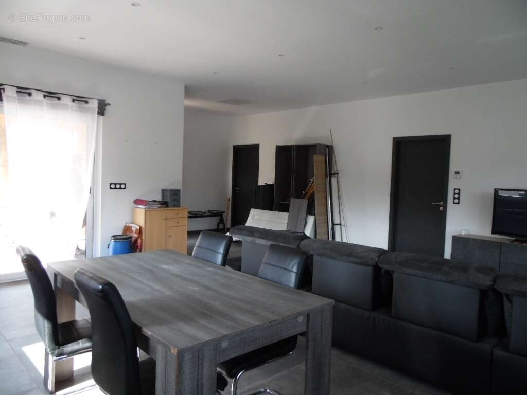 Maison à VIEUX-MOULIN