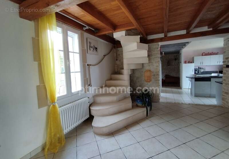 Charente, exceptionnelle ! A 10mn de La Rochefoucauld, maison 206 m², pièce de vie 70 m², grange, terrain clos 3602m² - photo 21