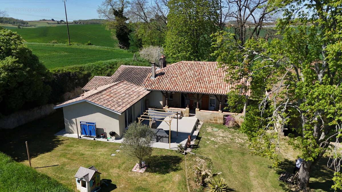 Maison à SAINT-BARTHELEMY-D'AGENAIS